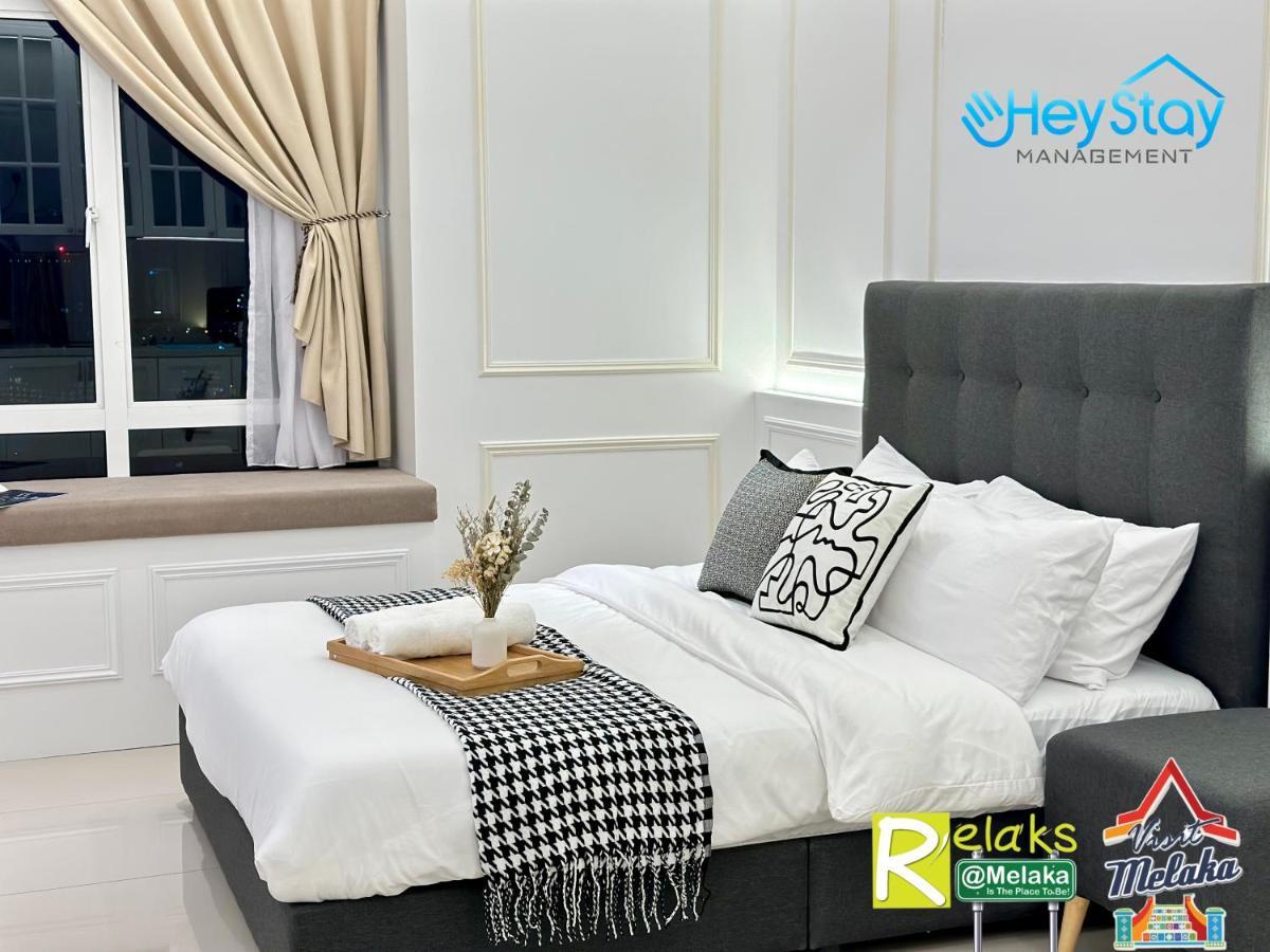 Novo 8 Residence Bachang By Heystay Management Kampong Tambak Bagian luar foto