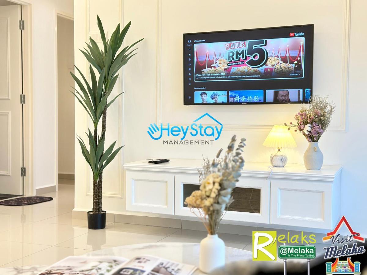 Novo 8 Residence Bachang By Heystay Management Kampong Tambak Bagian luar foto